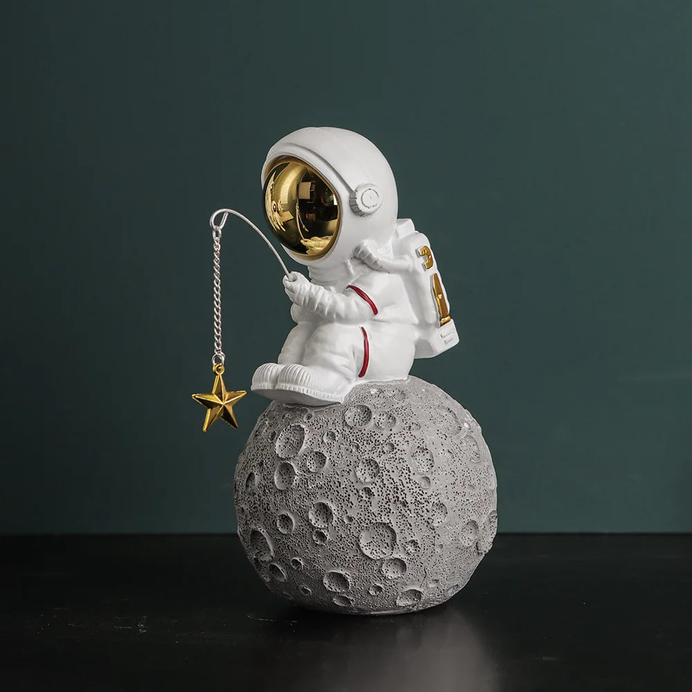 Goldene Astronautenfigur Dekoration
